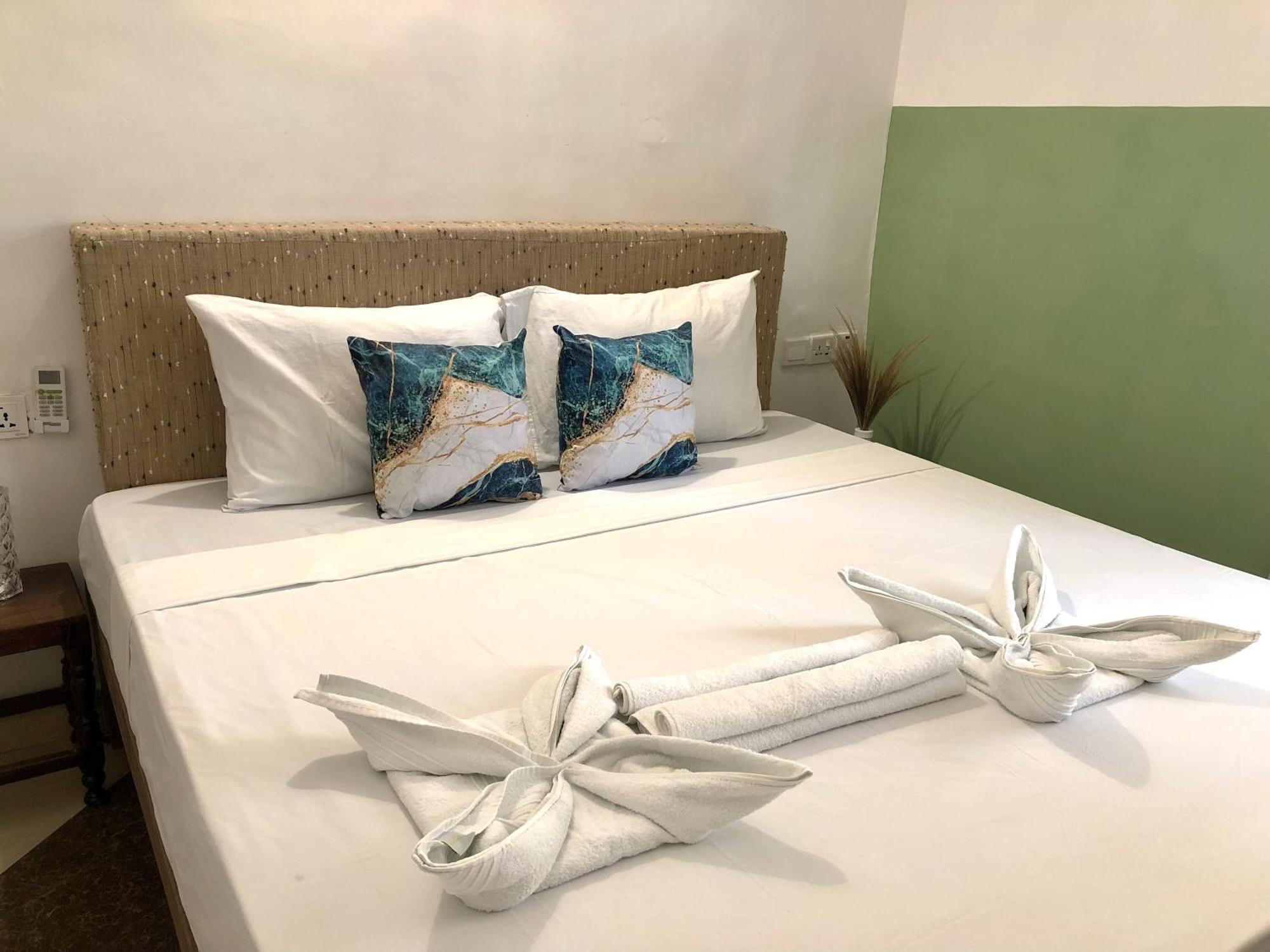 Cezere The Palm Hotel باجي المظهر الخارجي الصورة