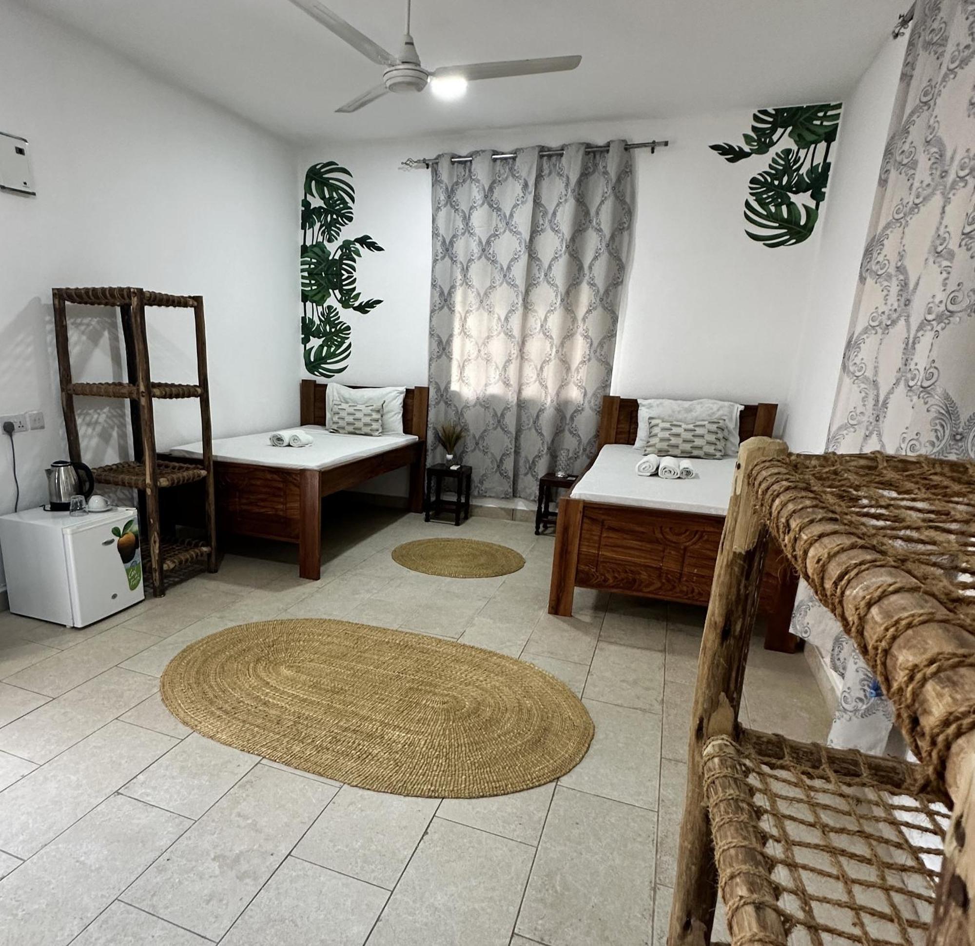 Cezere The Palm Hotel باجي المظهر الخارجي الصورة